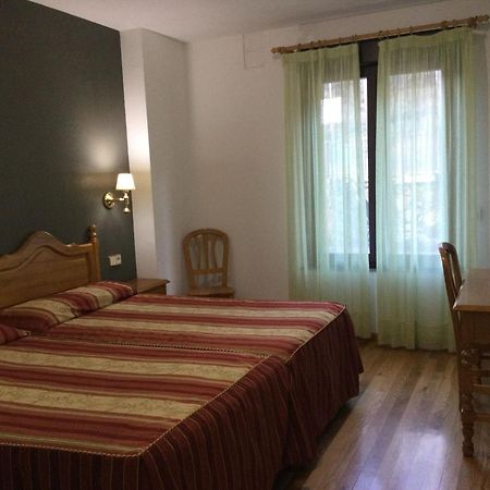 Hotel Cinco Castanos 칸델레리오 외부 사진