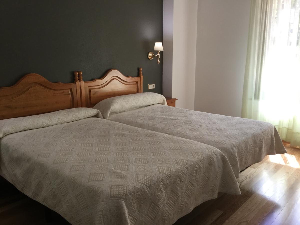 Hotel Cinco Castanos 칸델레리오 외부 사진