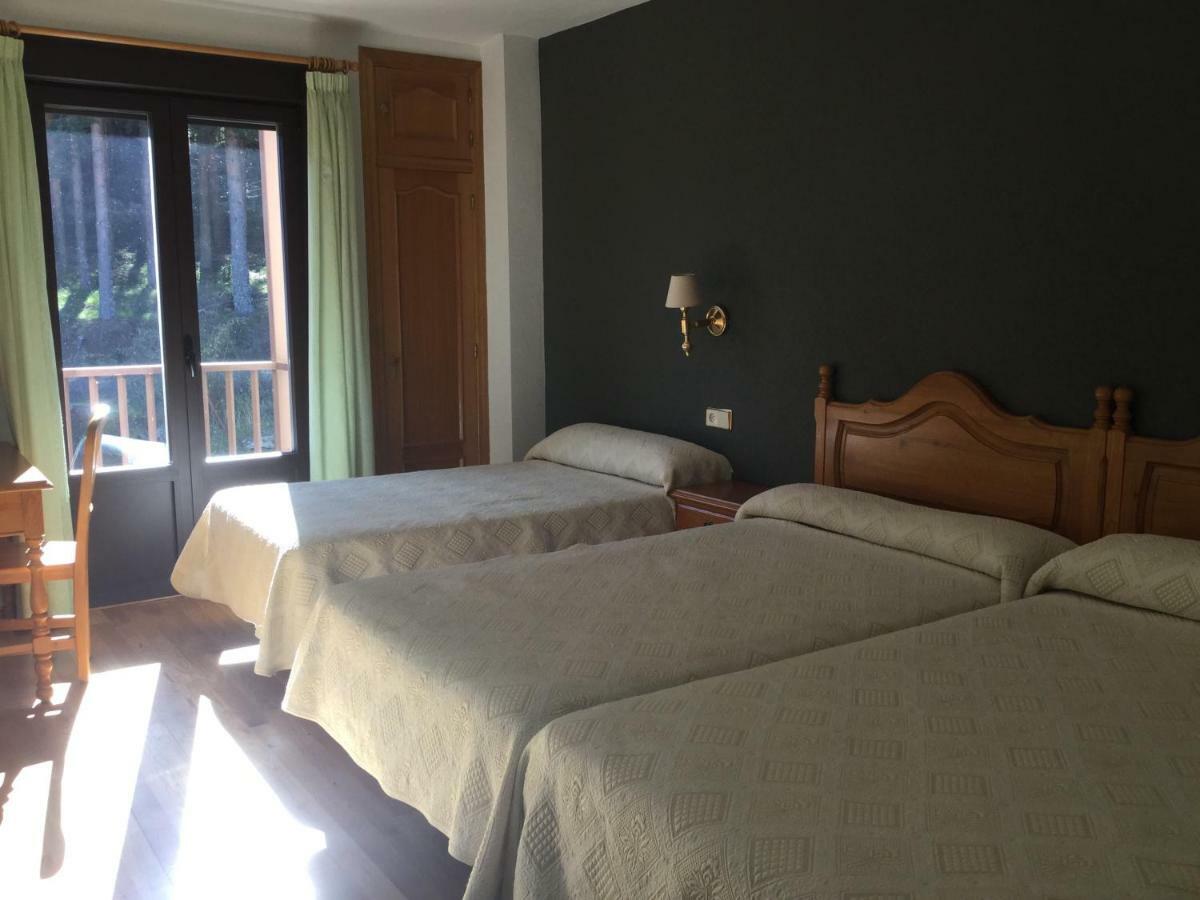 Hotel Cinco Castanos 칸델레리오 외부 사진