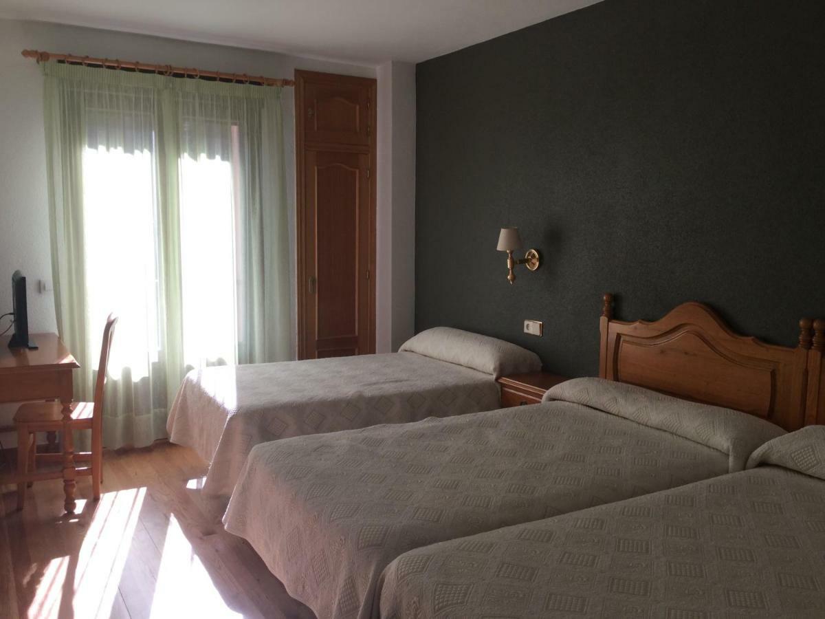 Hotel Cinco Castanos 칸델레리오 외부 사진