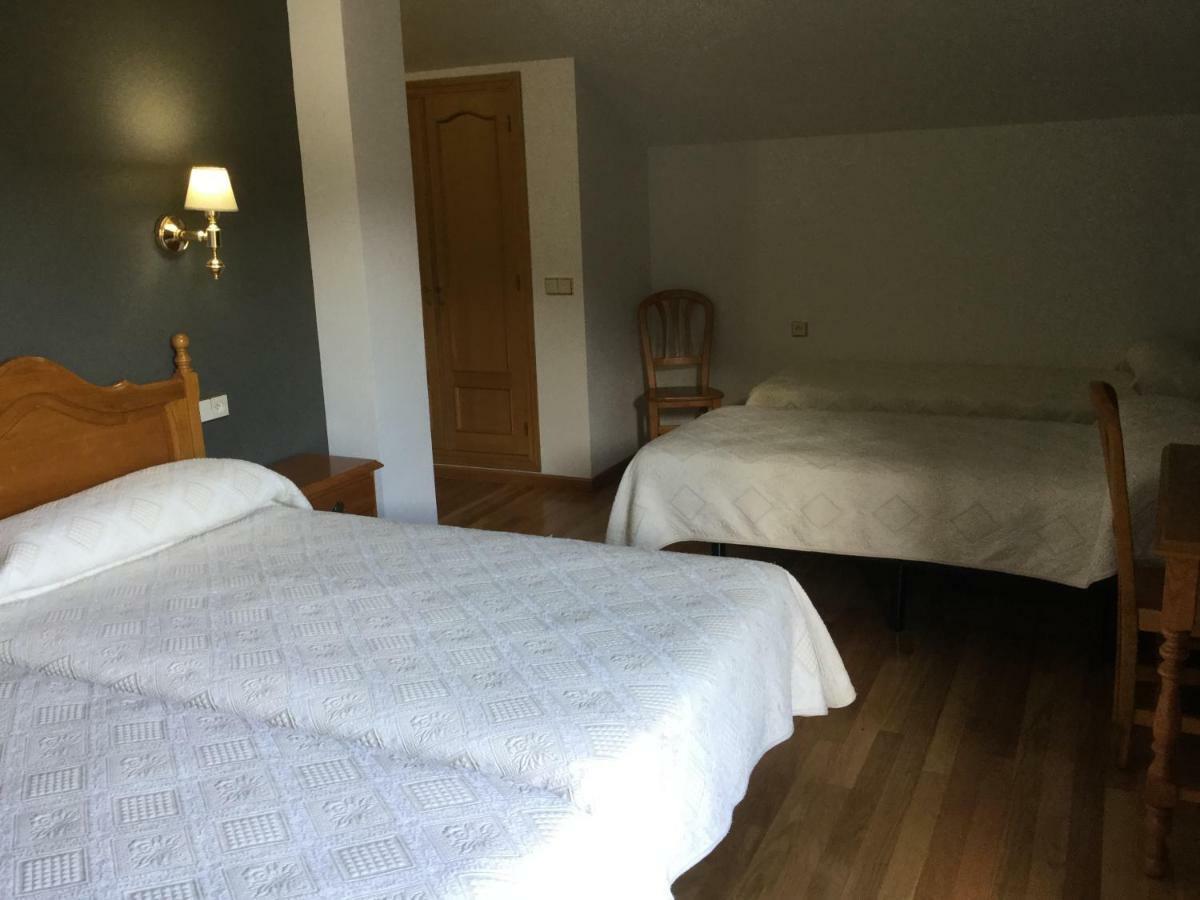 Hotel Cinco Castanos 칸델레리오 외부 사진
